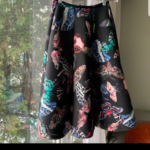 Gorgeous full skirt🦋 - Picture 9 of 9